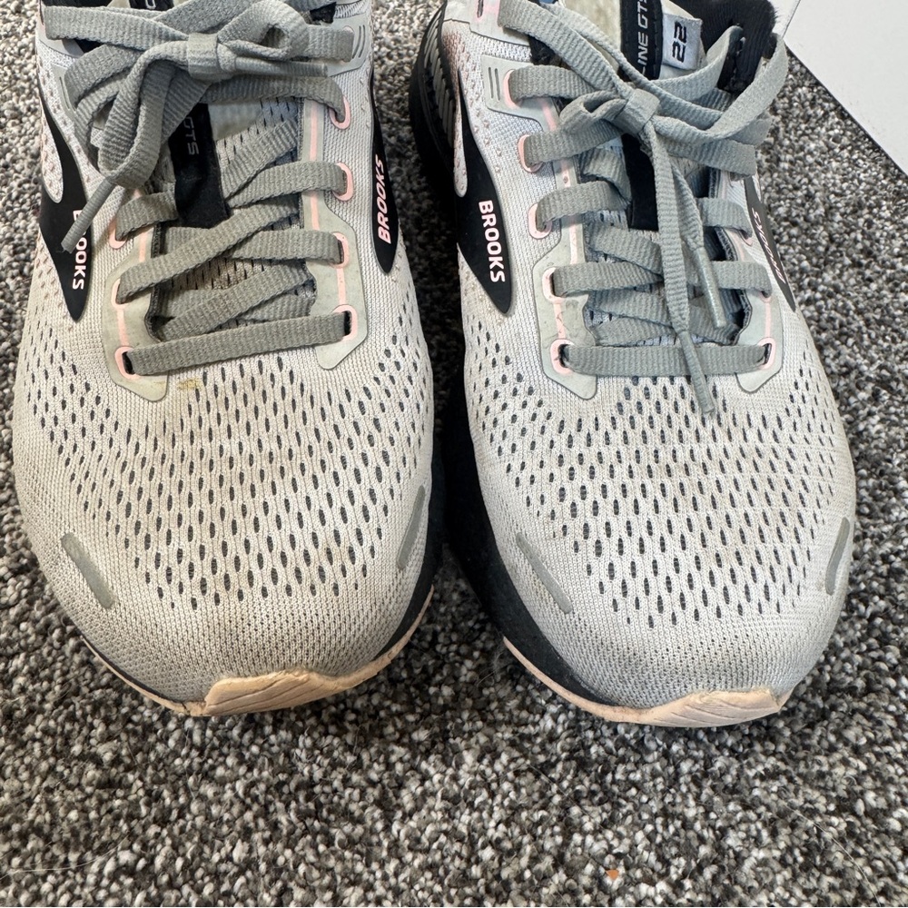 Brooks Adrenaline GTS 22 Running Shoes Womens Size 7.5 Gray Comfort Cushioned - Picture 2 of 10